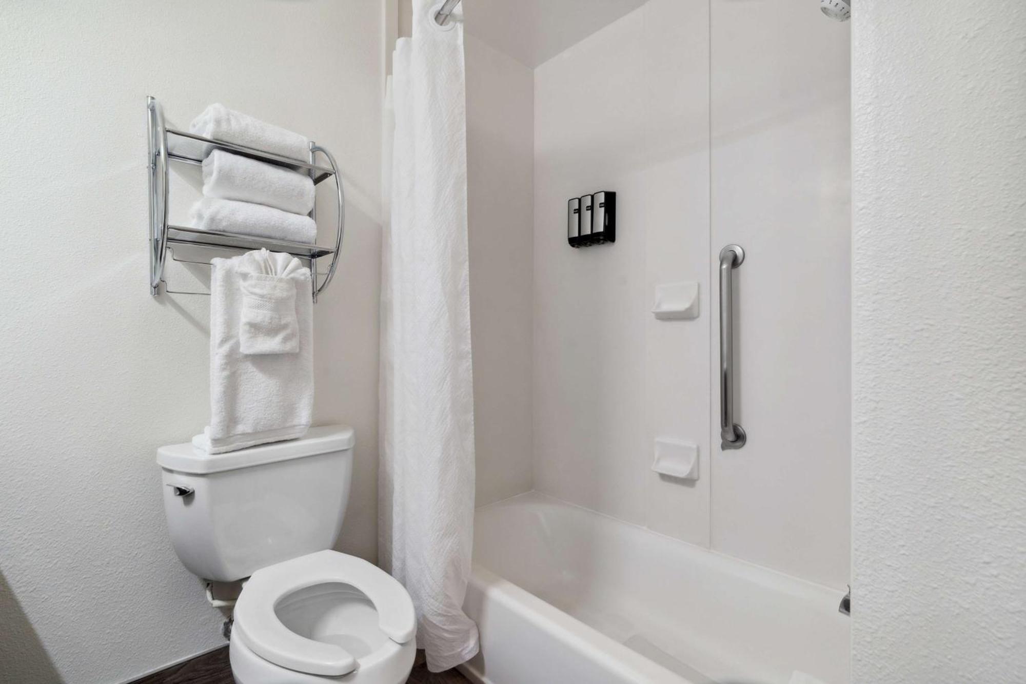 King Room - Disability Access/Non-Smoking